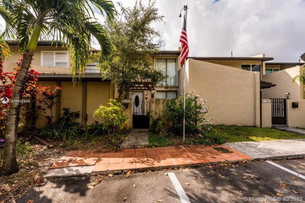 Snapper Creek Townhouses, 11258 SW 71st Ln #11258, Kendall, Florida 33173, image 2