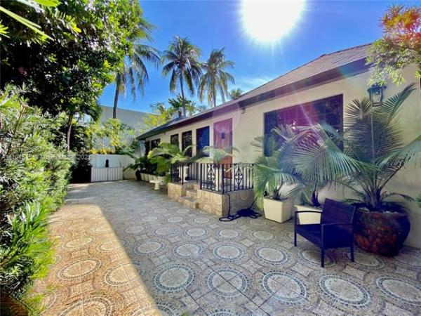 Ocean Beach, 242 Meridian Ave, Miami Beach, Florida 33139, image 2