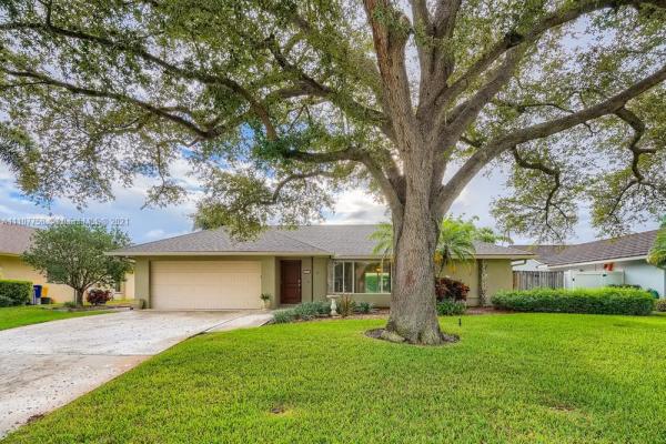 Garden Woods, 11914 Hemlock St, Palm Beach Gardens, Florida 33410, image 2