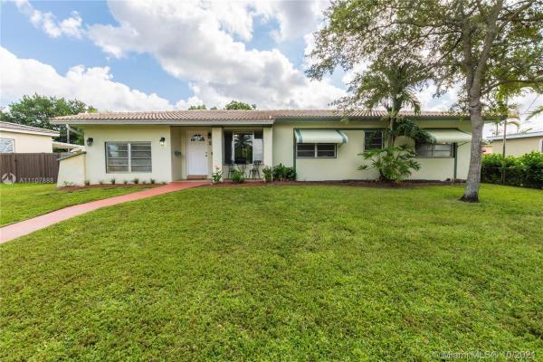 Hialeah Golf Course, 215 Lenape Dr, Miami Springs, Florida 33166, image 2