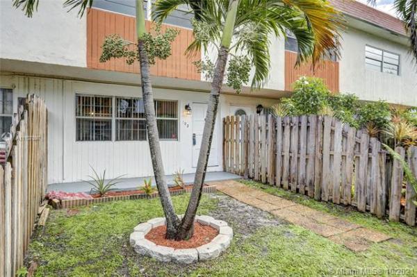 The Lofts Town Villas, 1500 NE 151st St #102, Golden Glades, Florida 33162, image 2