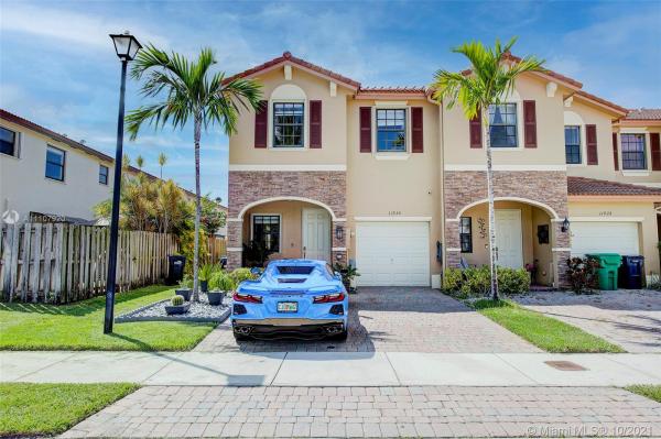 Garden Estates, 11930 SW 153rd Pl #11930, The Hammocks, Florida 33196, image 2