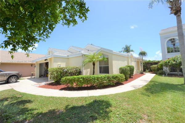 Meadow Lake At The Meadows, 16 Swallow Dr, Boynton Beach, Florida 33436, image 2