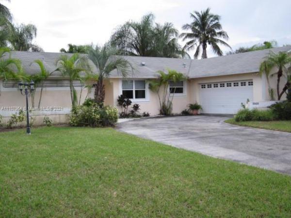 Weitzer Shauna Meadows, 15430 SW 158th St, Richmond West, Florida 33187, image 2