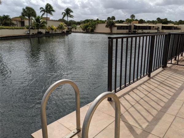 Loch Lomond West, 6954 Crown Gate Dr 0, Miami Lakes, Florida 33014, image 2
