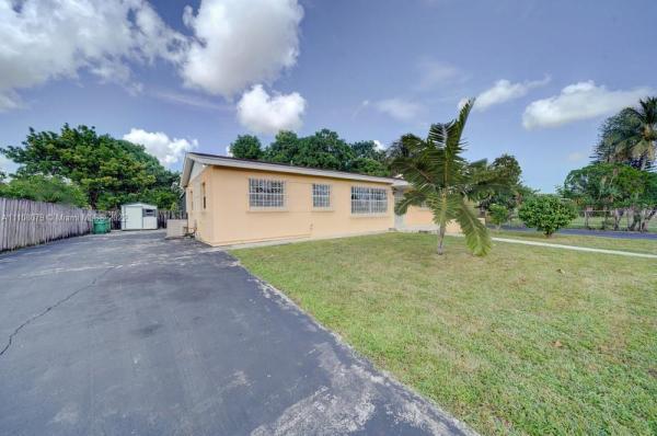 Entin Estates, 2443 NW 177th, Miami Gardens, Florida 33056, image 2