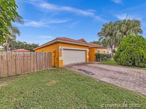 Tennessee Estates, 724 SE 12th Ter, Homestead, Florida 33033, image 2