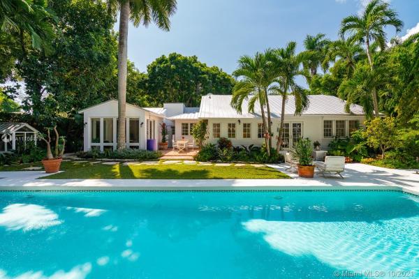 Coconut Grove Manor, 219 Ridgewood Rd, Coral Gables, Florida 33133, image 2