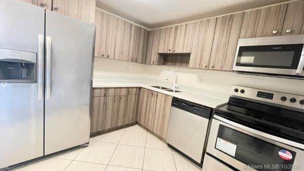 3 Horizons North, 1470 NE 125th Ter #608, North Miami, Florida 33161, image 2