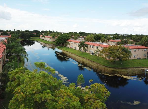 Windmill Lakes, 401 SW 86th Ave #107, Pembroke Pines, Florida 33025, image 1