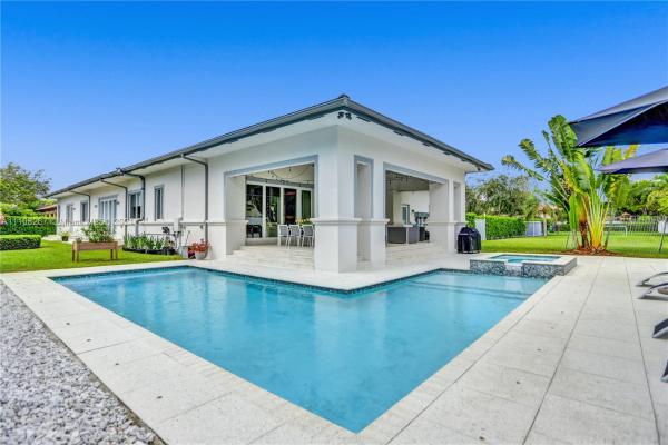 Nikis Place, 9580 SW 101st Ter, Kendall, Florida 33176, image 2