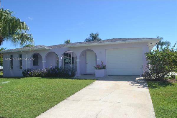 761 SW Ravenswood Ln, Florida 34983, image 2