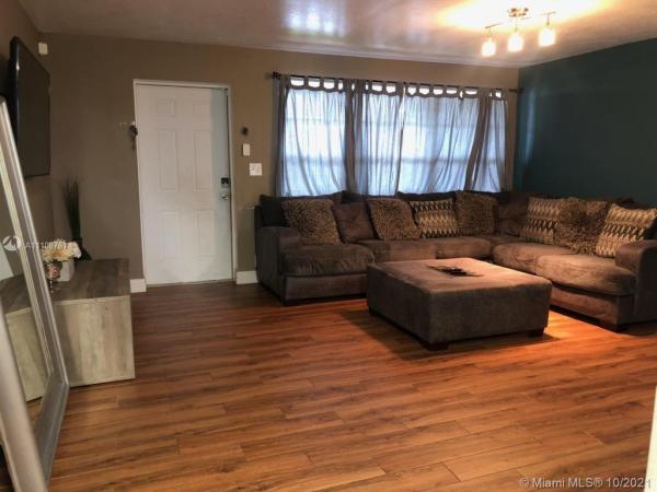 Palm Beach Gardens No HOA, 8850 Lyndall Ln, Palm Beach Gardens, Florida 33403, image 2