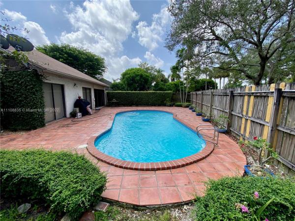 Walnut Park, 9659 SW 74th St, Sunset, Florida 33173, image 2