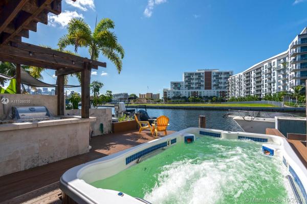 Snug Harbor, 1036 NW North River Dr, Miami, Florida 33136, image 2