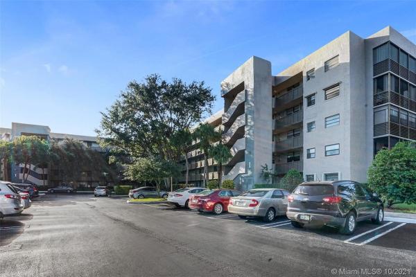 Colony Point, 900 Colony Point Cir #302, Pembroke Pines, Florida 33026, image 1