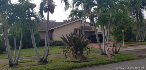 Woodfield, 10742 SW 143rd Ave, The Hammocks, Florida 33186, image 2