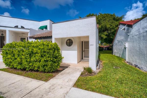 Deer Pointe, 243 NW 36th Ave, Deerfield Beach, Florida 33442, image 2