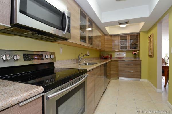 Del Prado South Towers, 18011 Biscayne Blvd #1502-1, Aventura, Florida 33160, image 2