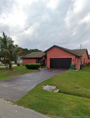 501 SE Walters Ter, Florida 34983, image 2
