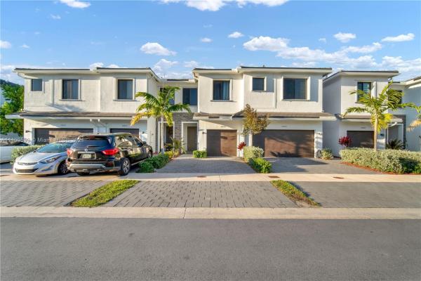 The Landings, 10859 SW 235th Ln, Princeton, Florida 33032, image 2