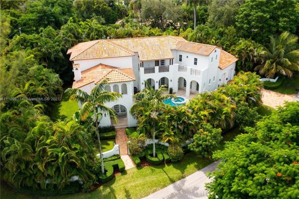 Coconut Grove Manor, 200 Ridgewood Rd, Coral Gables, Florida 33133, image 2