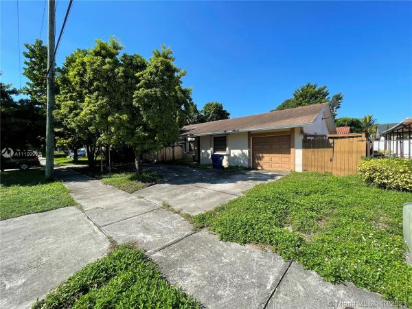 Golden Heights, 5222 SW 102nd Ave, Westwood Lakes, Florida 33165, image 2
