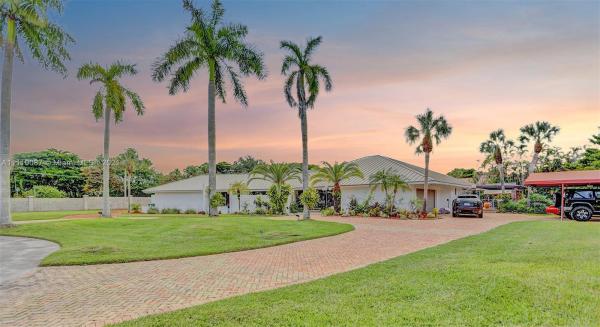 Galloway Glen, 10500 SW 87th Ct, Kendall, Florida 33176, image 2
