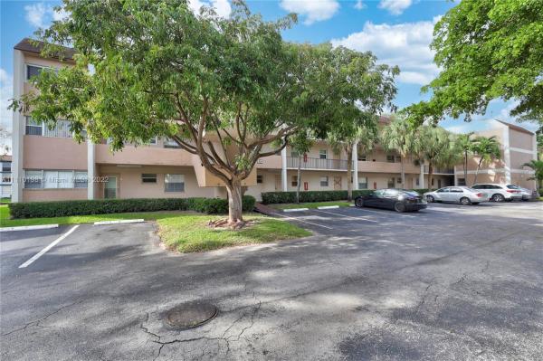Sands Point, 8360 Sands Point Blvd #102G, Tamarac, Florida 33321, image 1