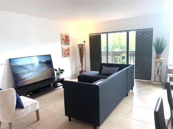 Indian Lake Village, 10060 NW 9th Street Cir #3, Fountainebleau, Florida 33172, image 2