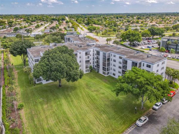 Isle Of Boca Dunes, 9235 SW 8th St #401, Boca Raton, Florida 33428, image 2