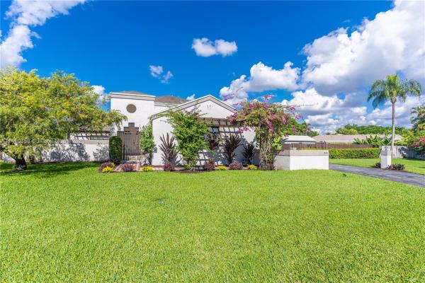 Weitzer Shauna Meadows, 15361 SW 154th Ter, Richmond West, Florida 33187, image 1