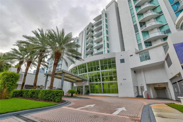 Uptown Marina Lofts, 3029 NE 188th St #1021, Aventura, Florida 33180, image 2