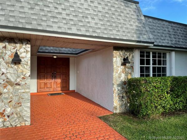 Calusa Club Estates, 9803 SW 134th Pl, The Crossings, Florida 33186, image 2