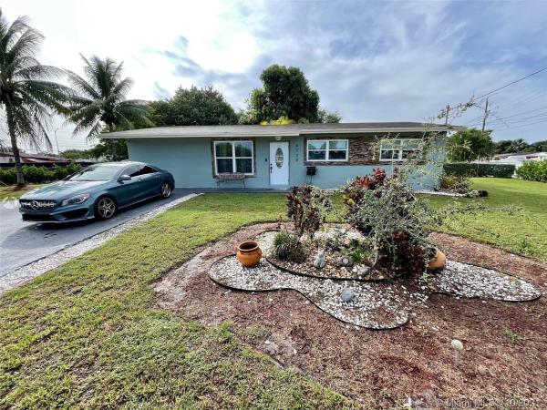 Carol City, 4720 NW 173rd Dr, Miami Gardens, Florida 33055, image 2