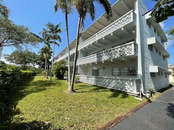 Claremont Place, 2005 Sans Souci Blvd #103, North Miami, Florida 33181, image 2