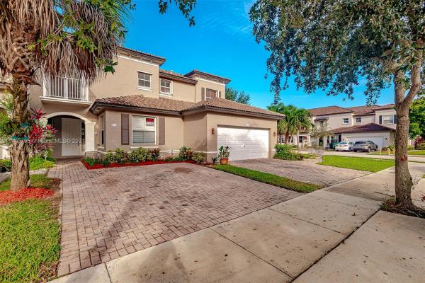 Century Gardens Village, 9114 SW 152nd Path, The Hammocks, Florida 33196, image 2