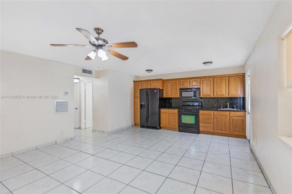 Venice Park, 1765 Venice Ln #2E, North Miami, Florida 33181, image 2