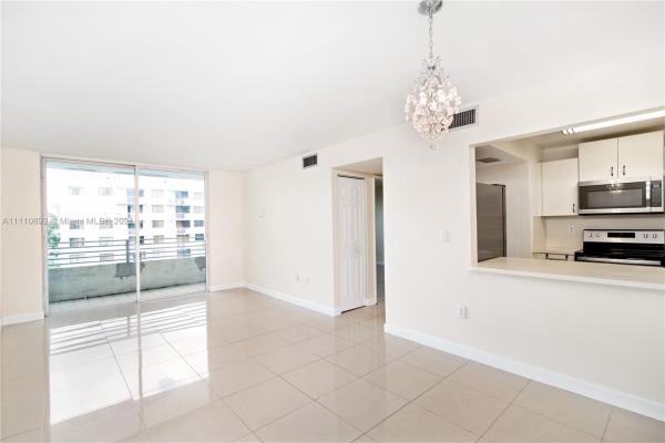 Palm Court Of Miami, 8231 NW 8th St #2-308, Fountainebleau, Florida 33126, image 2