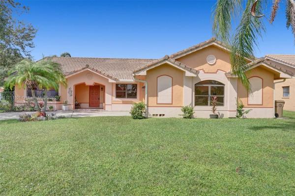 Hawkes Bluff, 5681 Thistledown Ter, Davie, Florida 33331, image 2