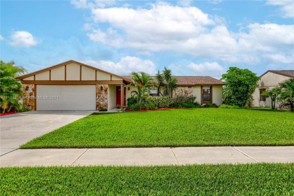 The Palm Club West Village, 4858 Classic Ln, West Palm Beach, Florida 33417, image 2
