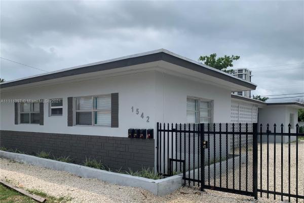 1542 NE 109th St, Unincorporated Dade County, Florida 33161, image 2