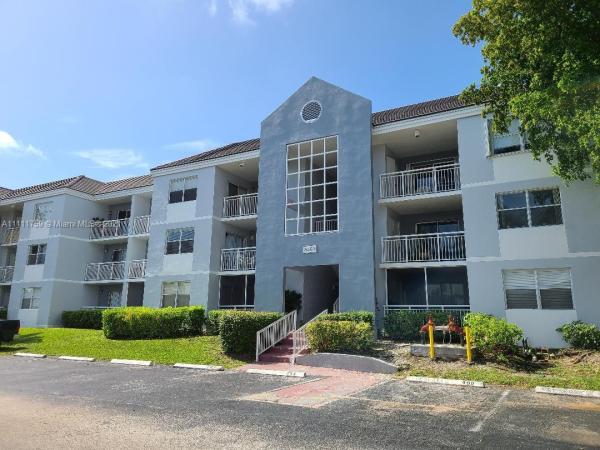 Le Club At Old Cutler, 8560 SW 212th St #302, Cutler Bay, Florida 33189, image 2