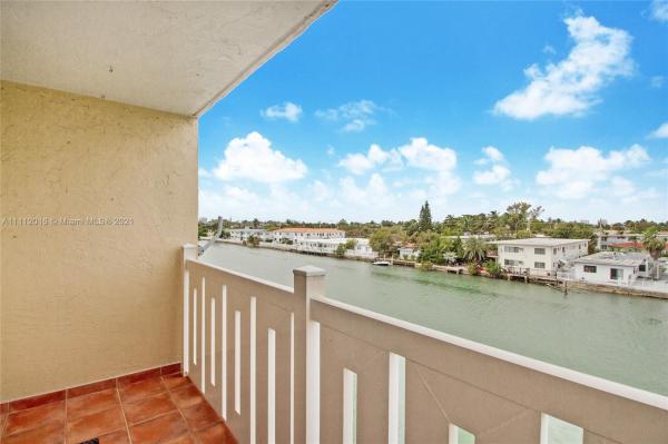 Waterway Plaza, 7900 Tatum Waterway Dr #408, Miami Beach, Florida 33141, image 1