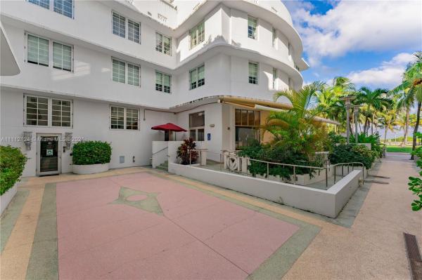 The Carlyle Deco Hotel, 1250 Ocean Dr #3F, Miami Beach, Florida 33139, image 2