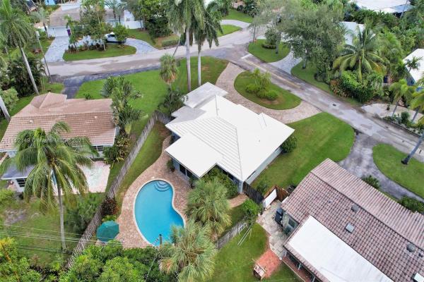 Middle River Estates, 2821 NE 15th Ter, Wilton Manors, Florida 33334, image 2