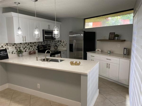 Banyan Lake, 8385 Trent Ct #A, Boca Raton, Florida 33433, image 2
