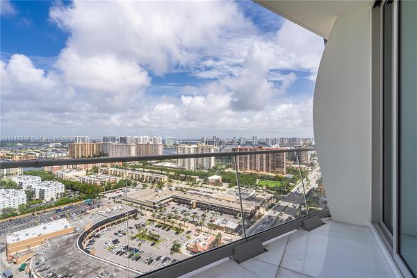 Jade Signature, 16901 Collins Ave #2703, Sunny Isles Beach, Florida 33160, image 2