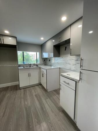 Versailles Gardens, 9400 W Flagler St #313, Fountainebleau, Florida 33174, image 2