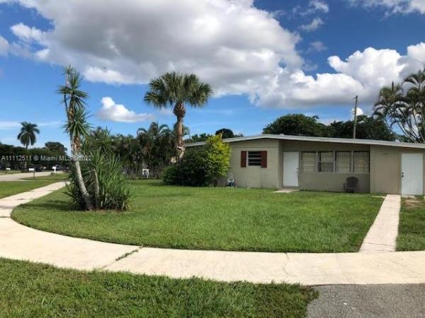 Palm Beach Colony, 11868 Balsam Dr, Royal Palm Beach, Florida 33411, image 2